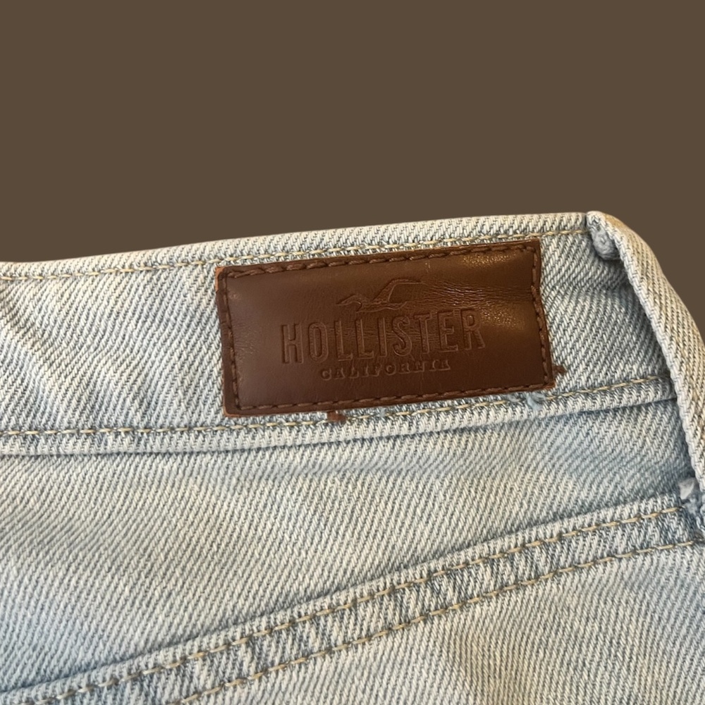 Hollister Ultra High-Rise Mom Jean | Size 3R - Picture 5 of 11